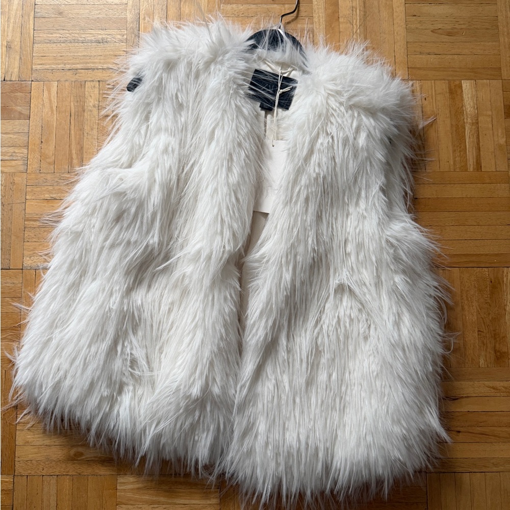 Zara Women's Faux Fur Vest - White